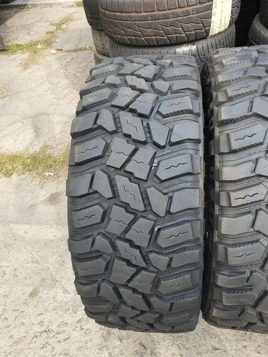 37x13.5 R18 Cooper Discoverer STT PRO