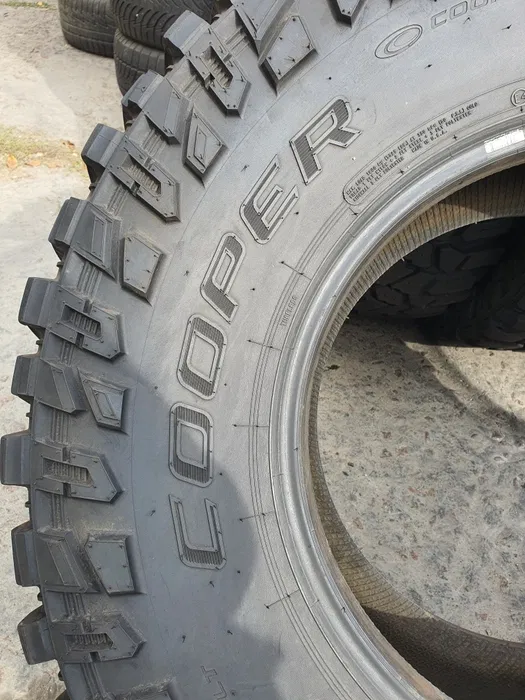 37x13.5 R18 Cooper Discoverer STT PRO