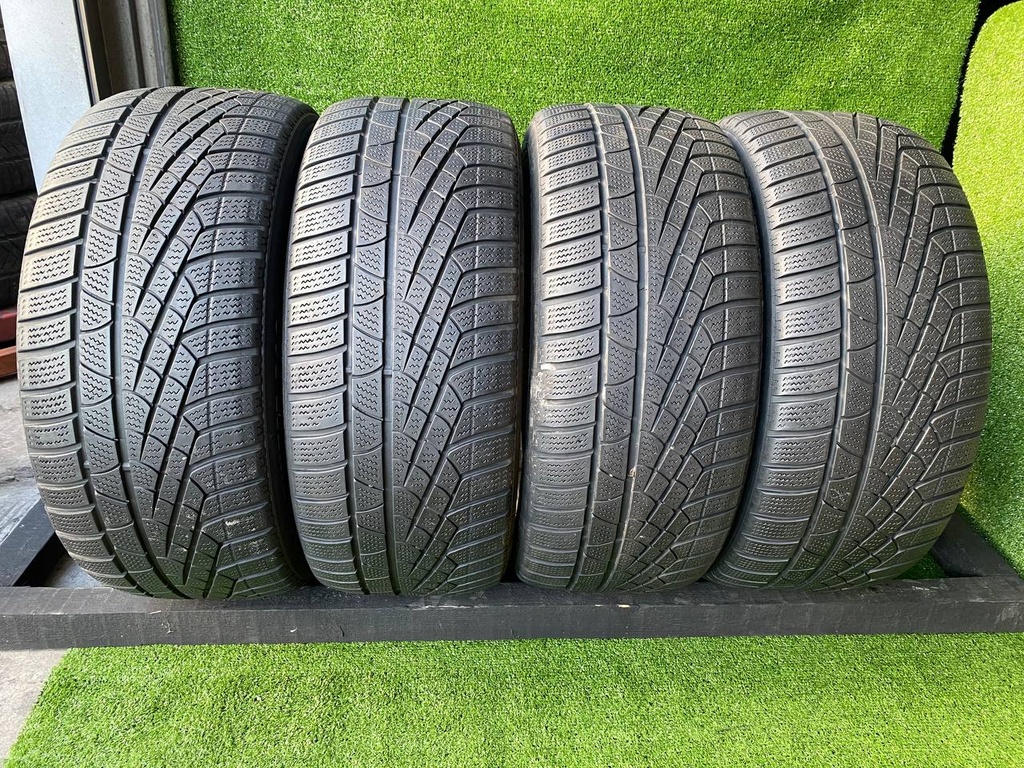 Шина 255 45 R18 Pirelli Winter Sottozero 3 Зимові -