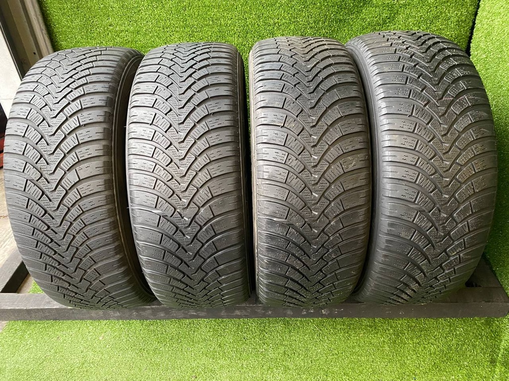 Шина 225 55 R18 Falken Eurowinter HS01 SUV Зимові -