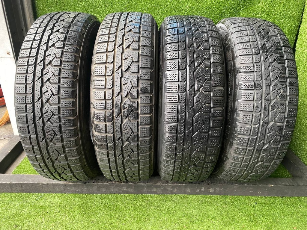 Шина 215 70 R16 Kumho I zen Зимові -