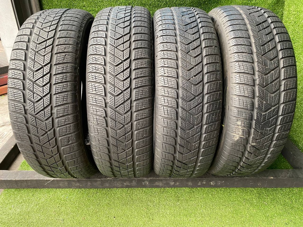 Шина 215 65 R17 Pirelli scorpion winter Зимові -