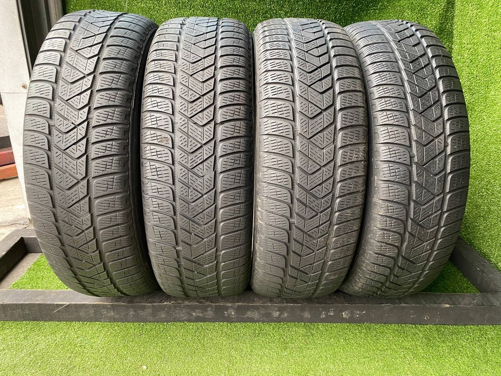 Шина 215 65 R17 Pirelli scorpion winter Зимові -